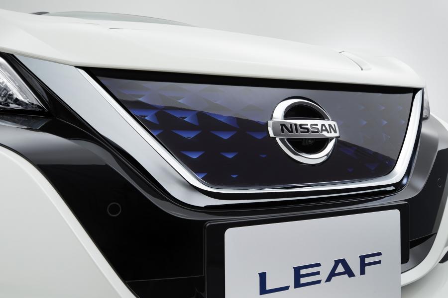 Логотип Nissan Leaf 2018 года  (JP) (фото 22 из 35)